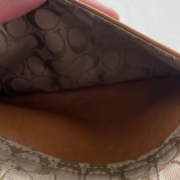 Coach wristlet - Picture 6 of 11